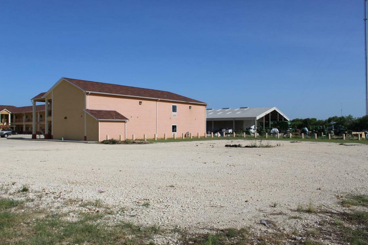 Horizon Inn & Suites Pearsall Exterior foto